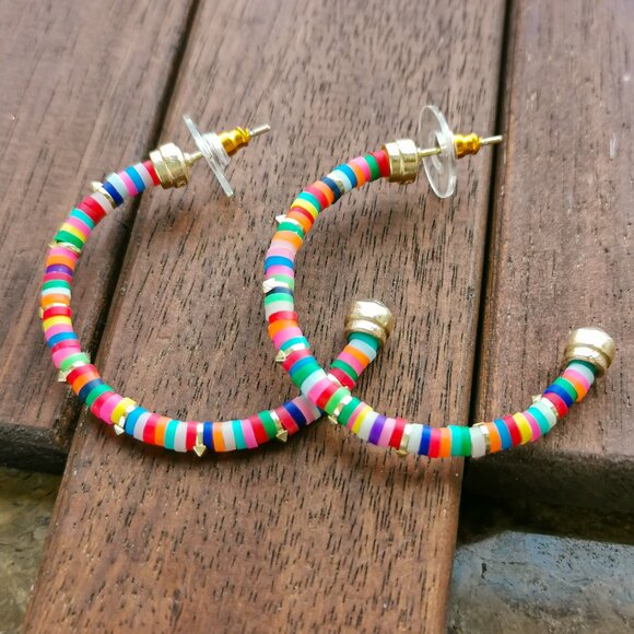 Kendra Scott Reece Small Hoop Earrings. Gold Neon Mix - Picture 3 of 3